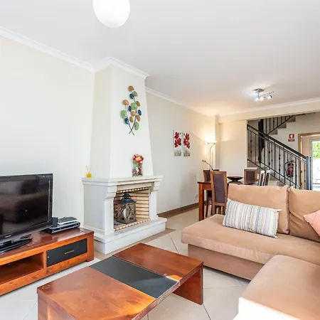 Casa Canada-spacious 3 Bed House, O Pomar Dom wakacyjny *